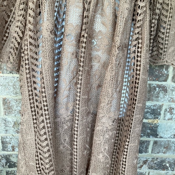 Suzanne Betro Scoop Neck Bell Sleeved Lace Dress New With Tags Size Large - Picture 6 of 12